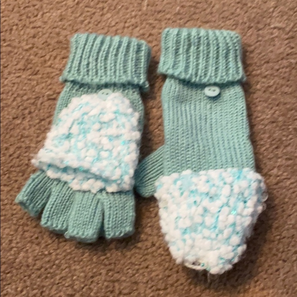 Gloves - Picture 2 of 3
